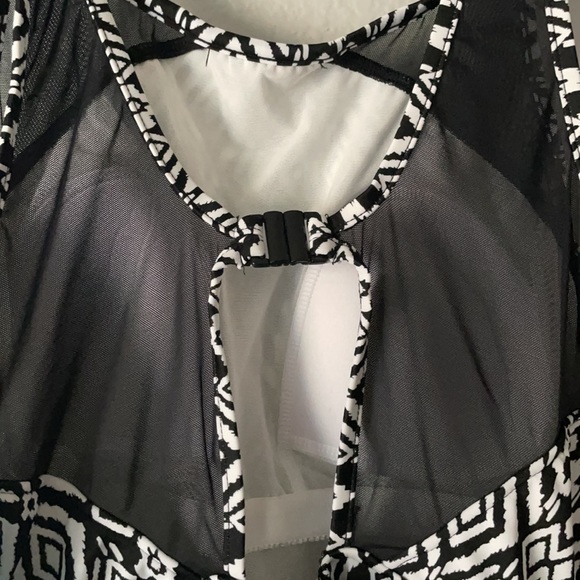 Swimsuit - Picture 4 of 5